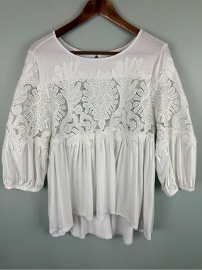 Anthropologie: Deletta Crochet Lace Embroidered white knit Blouse Relaxed fit M.